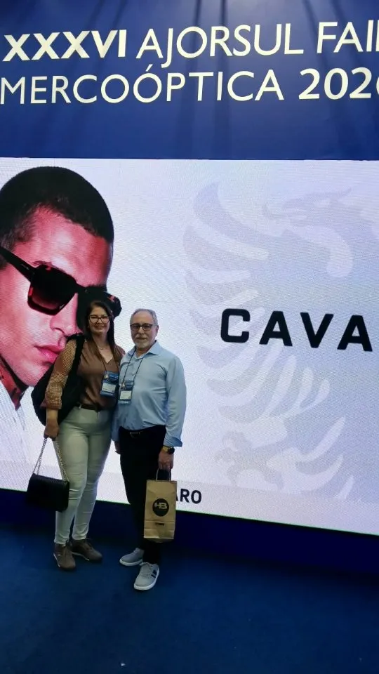Equipe da Ótica Amarelo na feira Ajorsul Mercoóptica